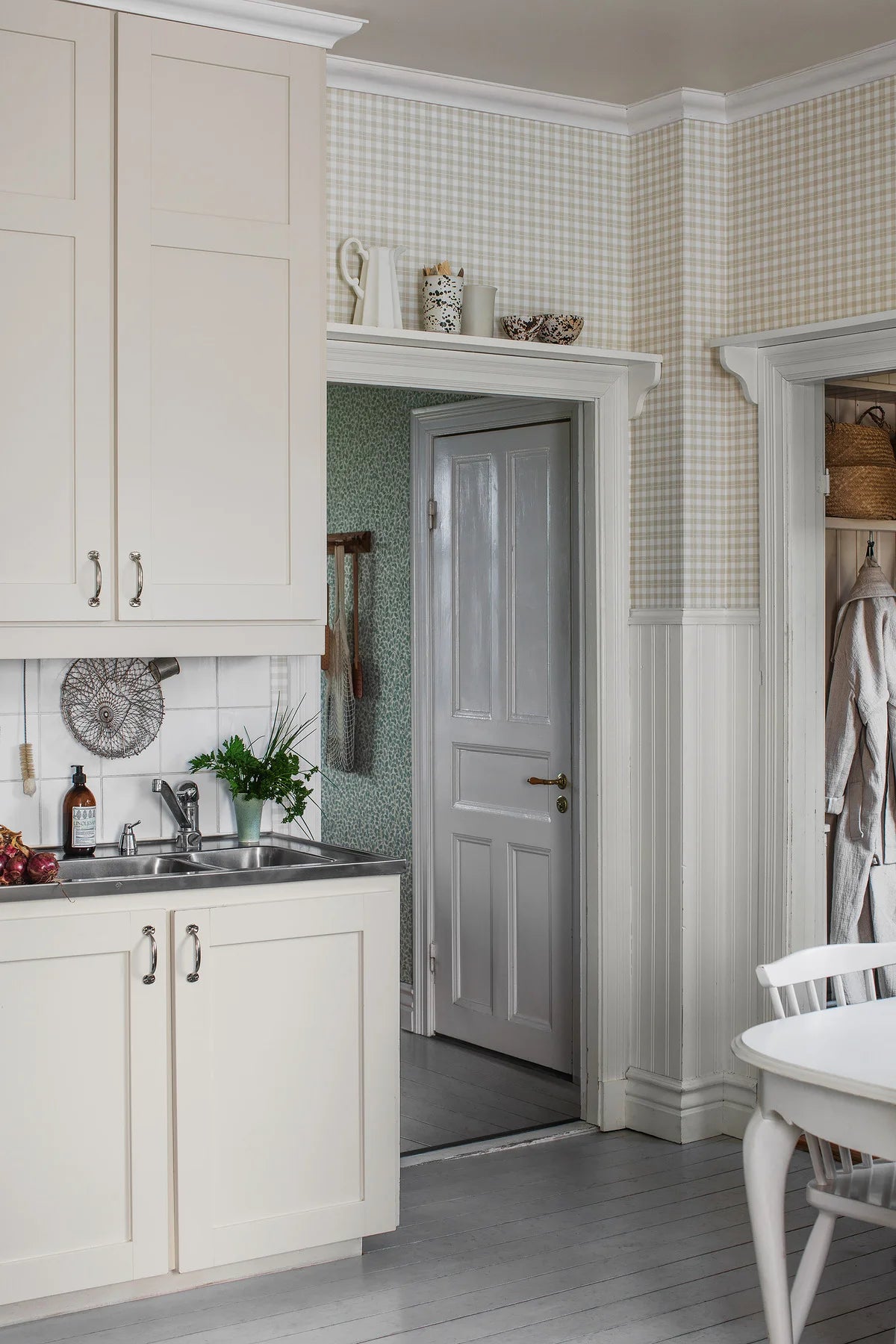 Frida Wallpaper, Beige