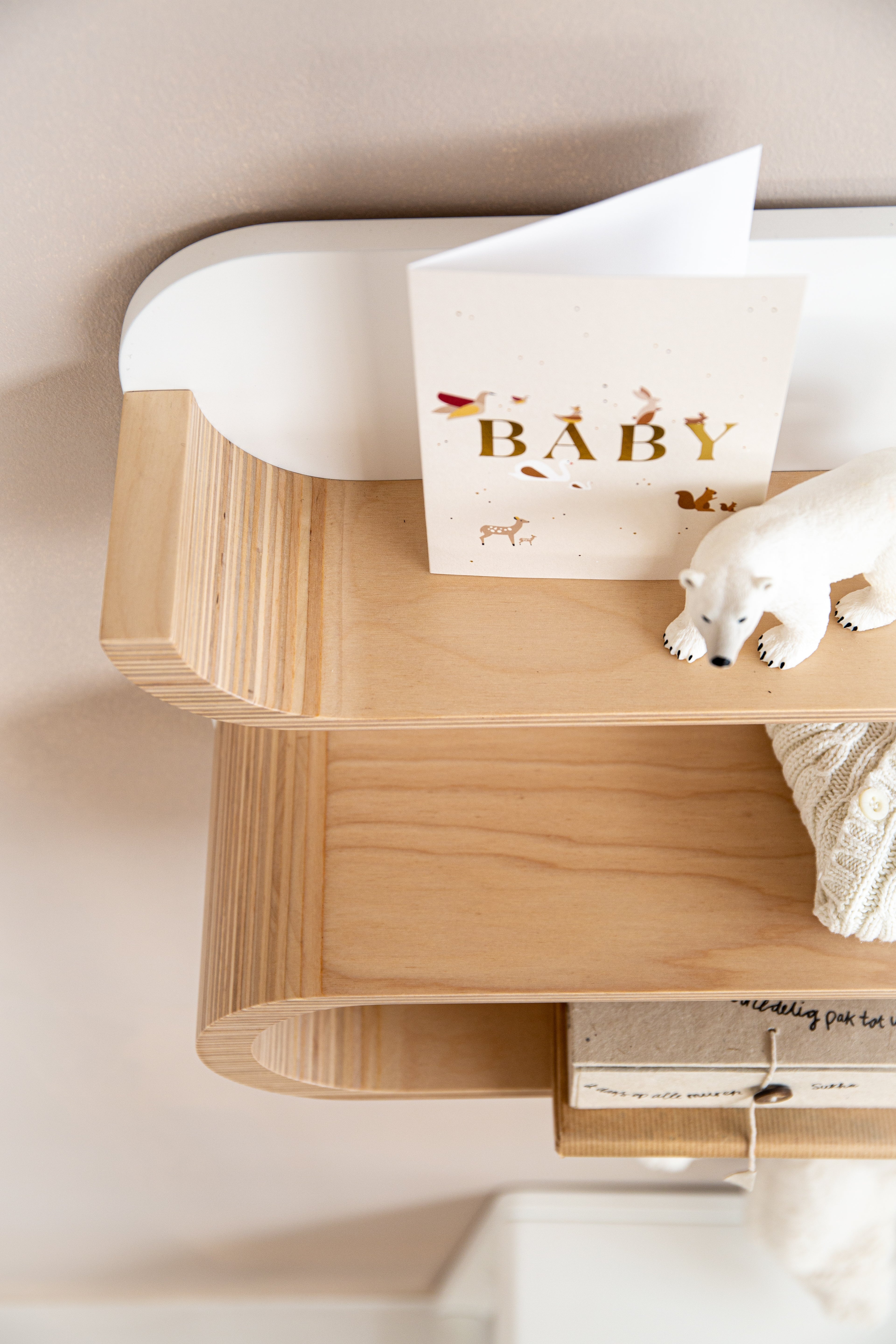 M Shelf