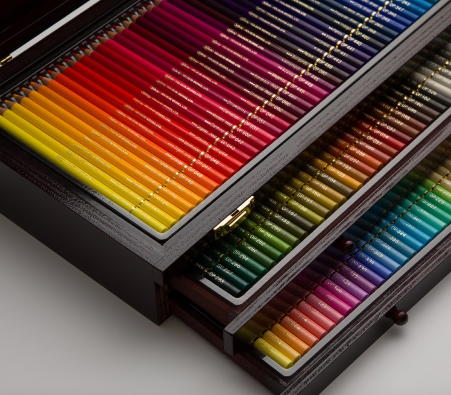 Premium box of 150 Holbein pencils