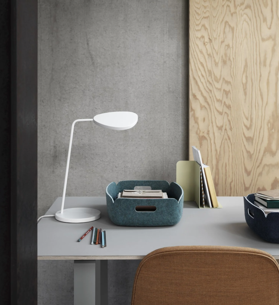 Leaf Table Lamp