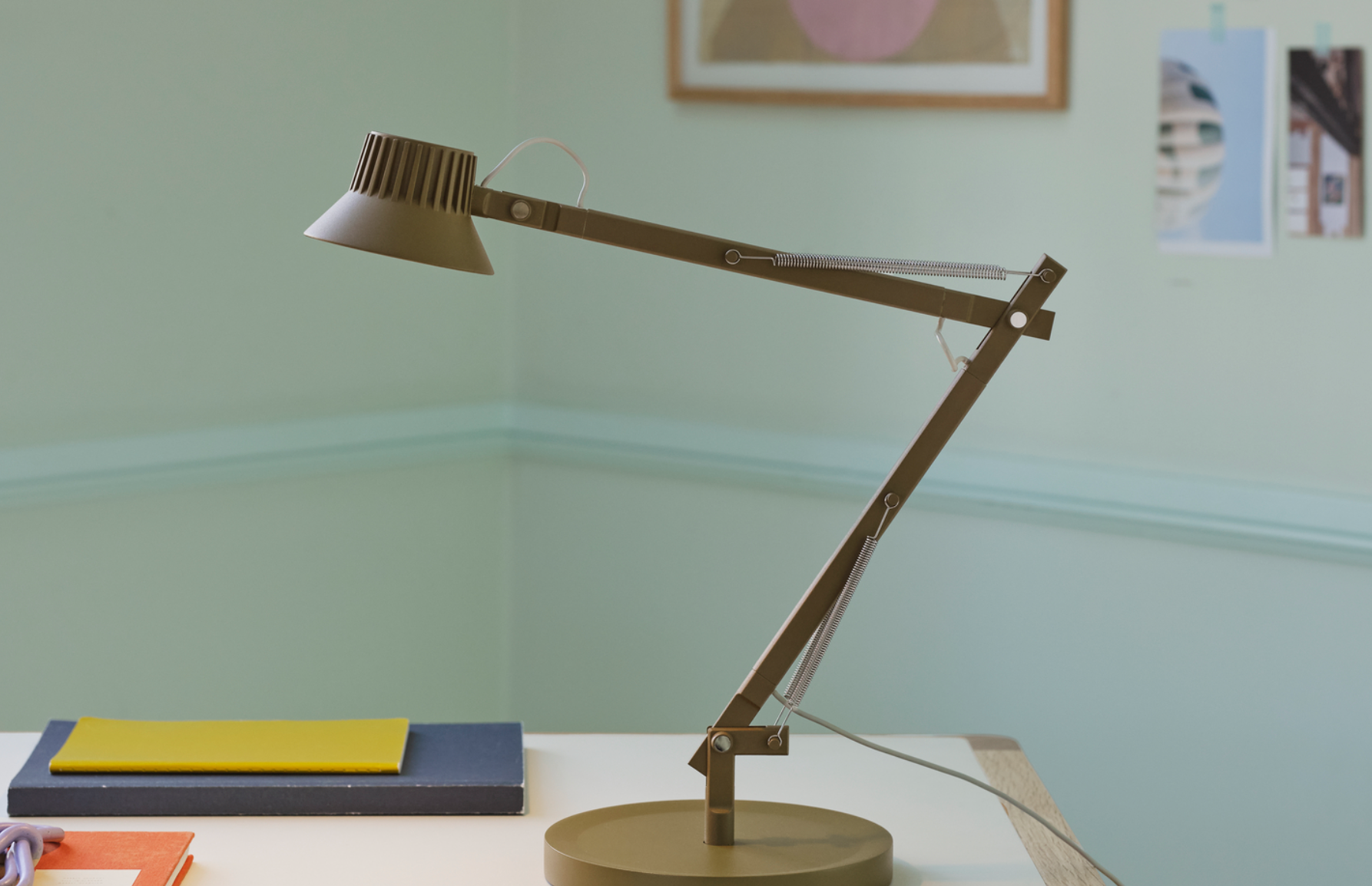 Delicate Table Lamp