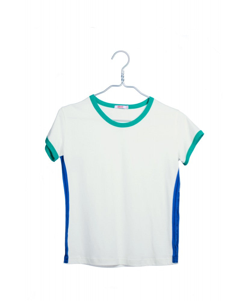 t-shirt bege com pormenor a azul escuro e verde