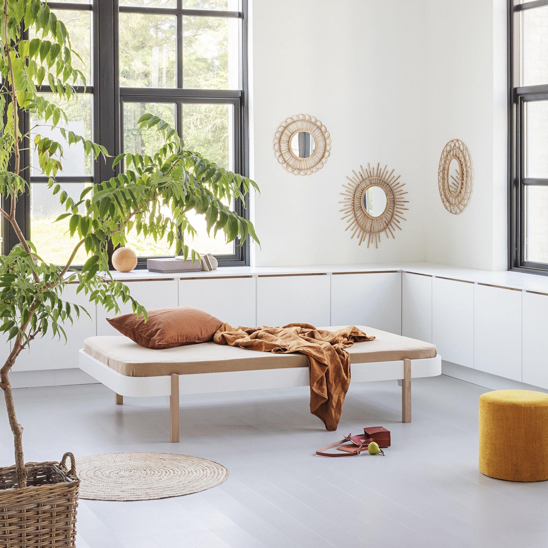 Wood Lounger bed 120x200, White and Wood