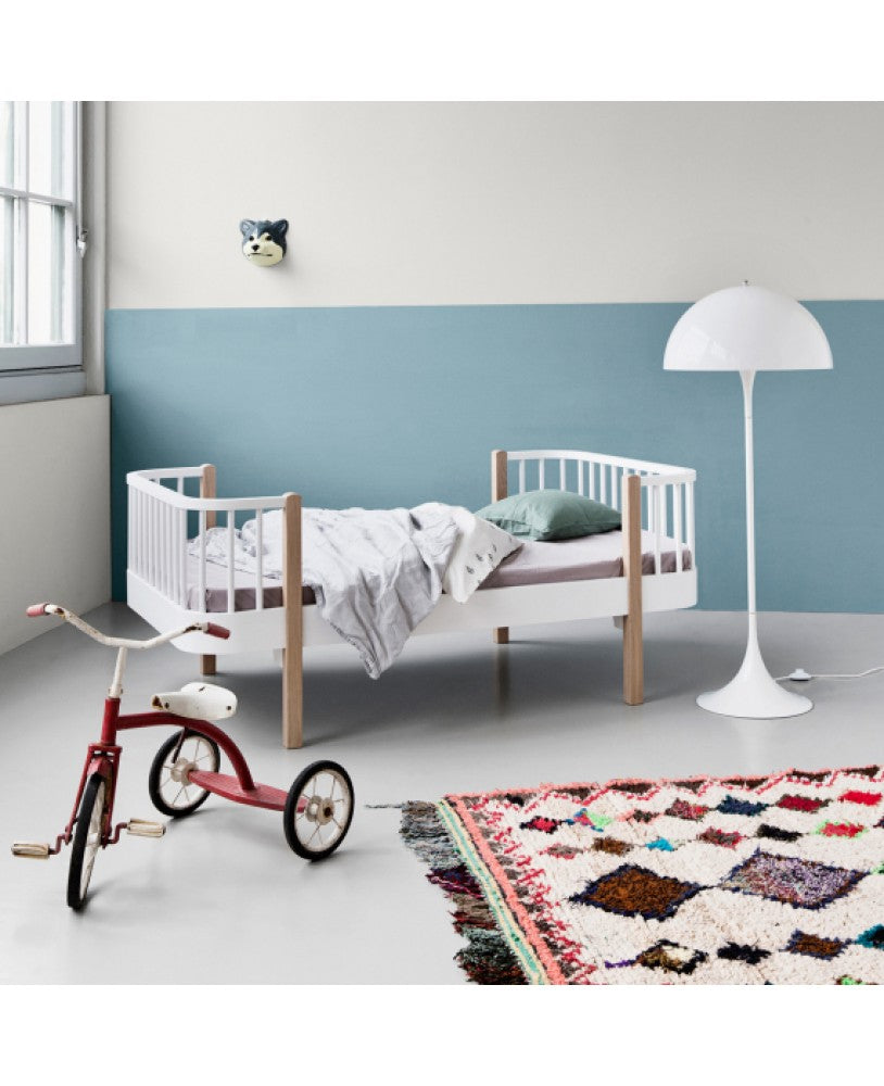Cama Junior Wood, Branco e Madeira - Maria do Mar