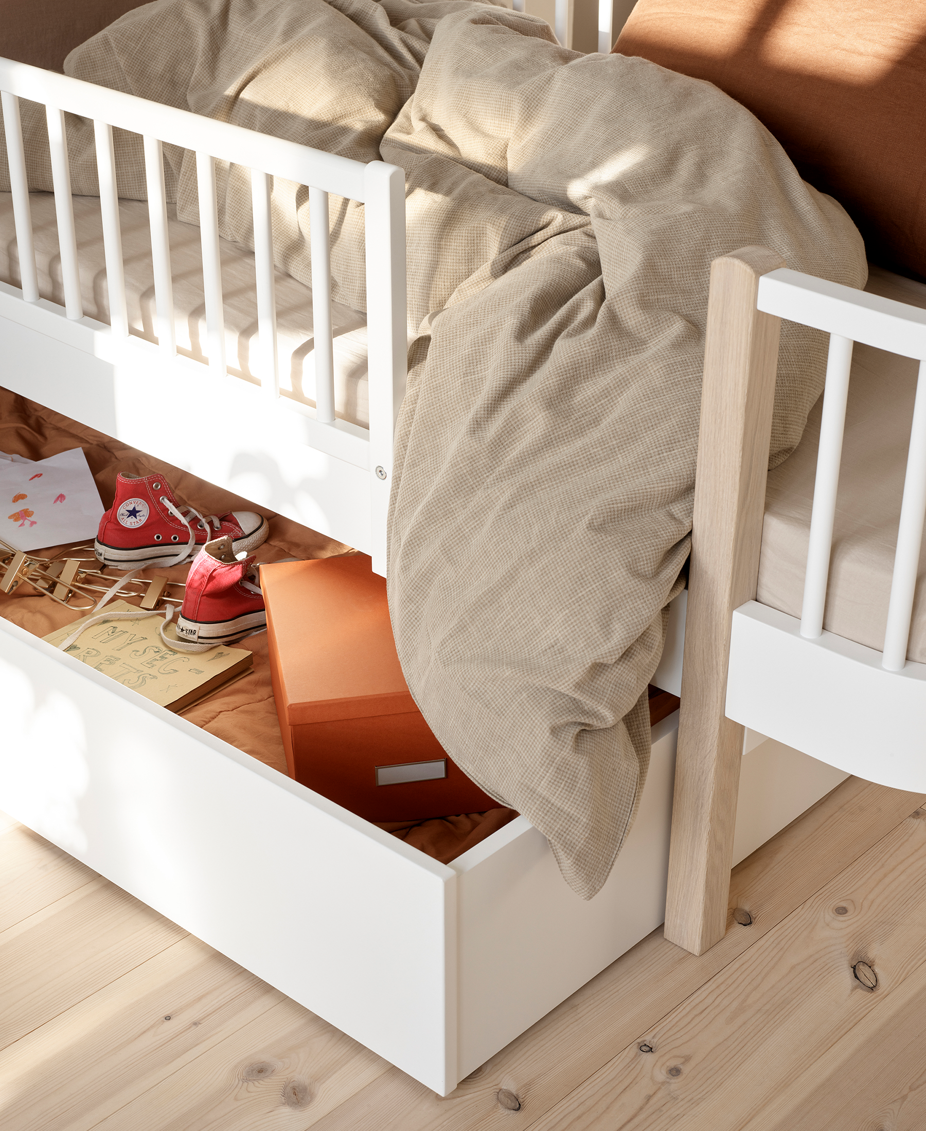 Cama Daybed Wood, Madeira e Branco - Maria do Mar