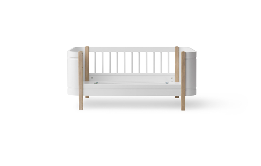 Cama de Grades Wood Mini+, Branco e Madeira (Inclui Kit 0-9 anos) - Maria do Mar