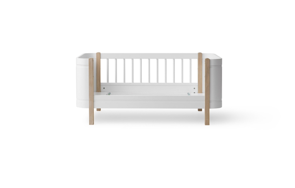 Cama de Grades Wood Mini+, Branco e Madeira (Exclui Kit 0-9 anos)