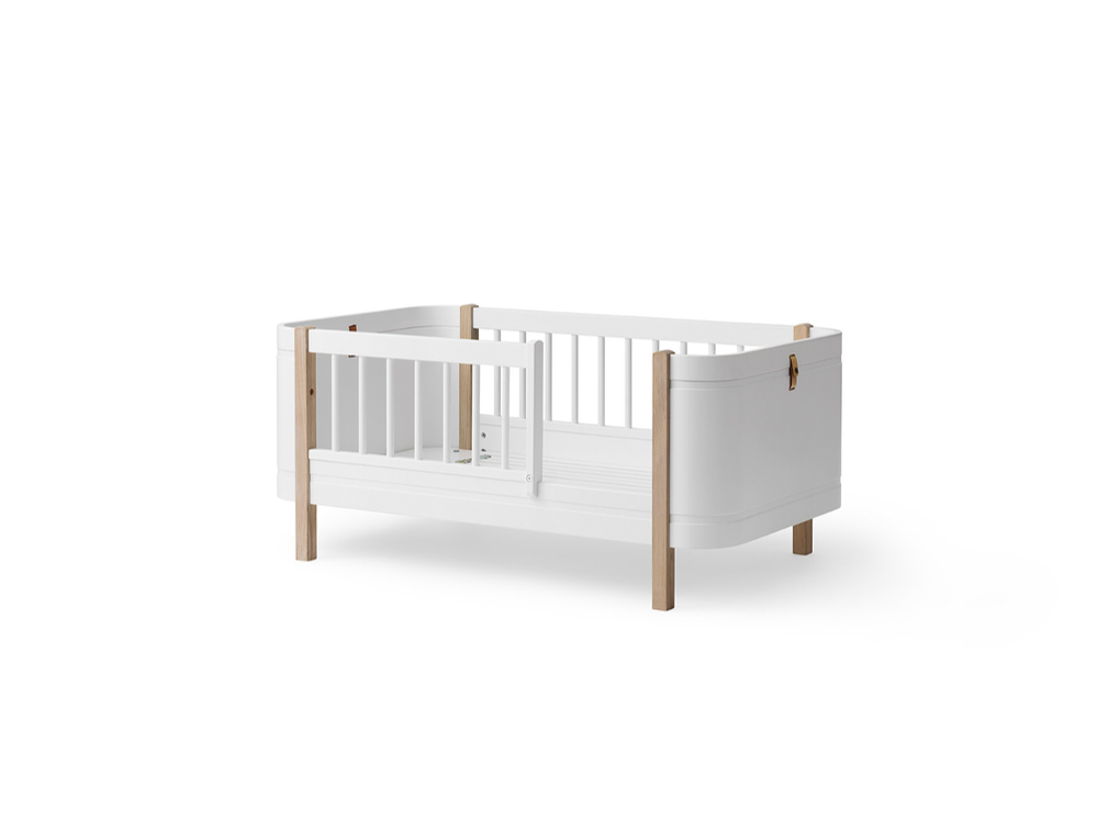 Cama de Grades Wood Mini+, Branco e Madeira (Inclui Kit 0-9 anos) - Maria do Mar