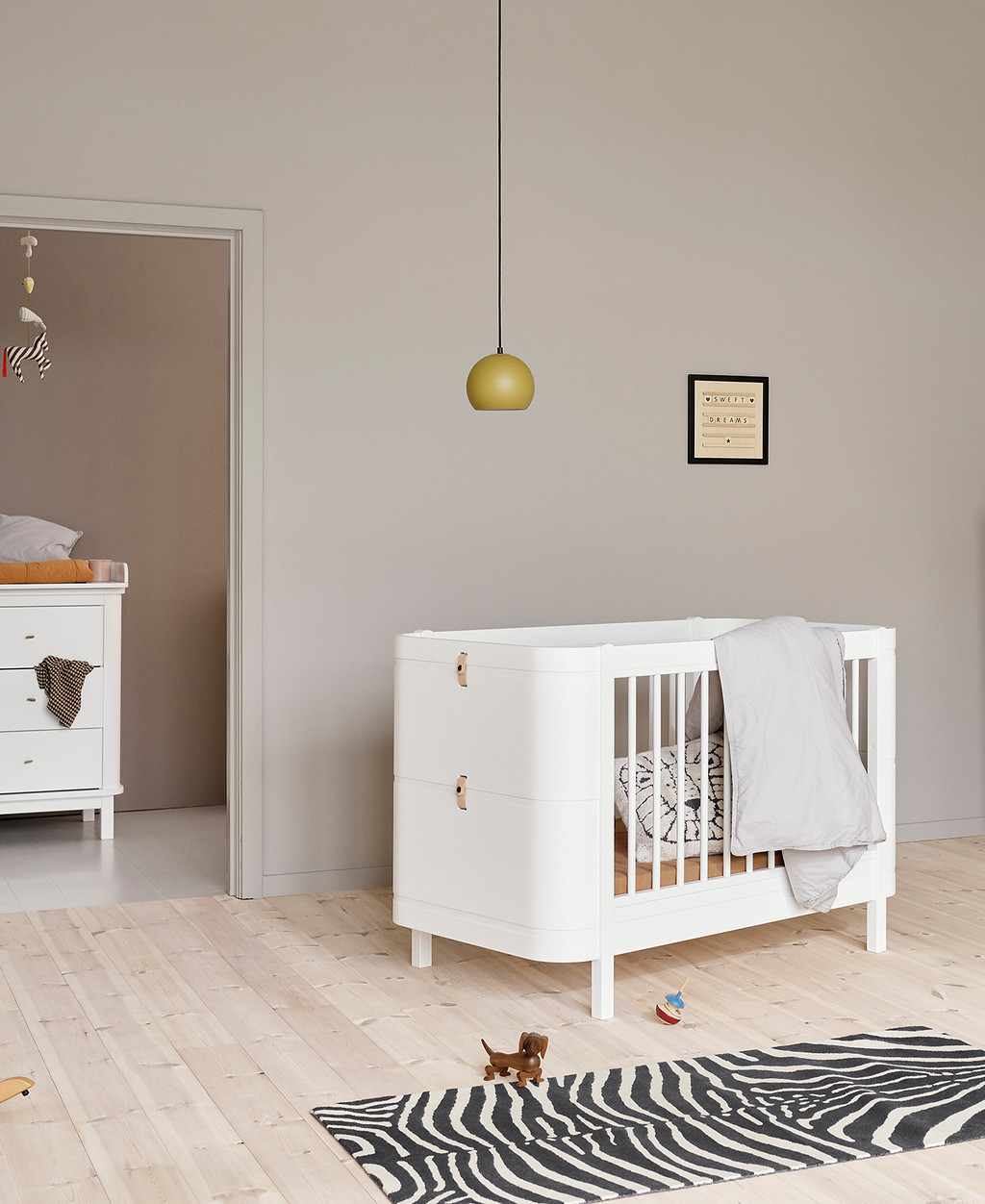 Cama de Grades Wood Mini+, Branco (Inclui kit 0-9 anos) - Maria do Mar