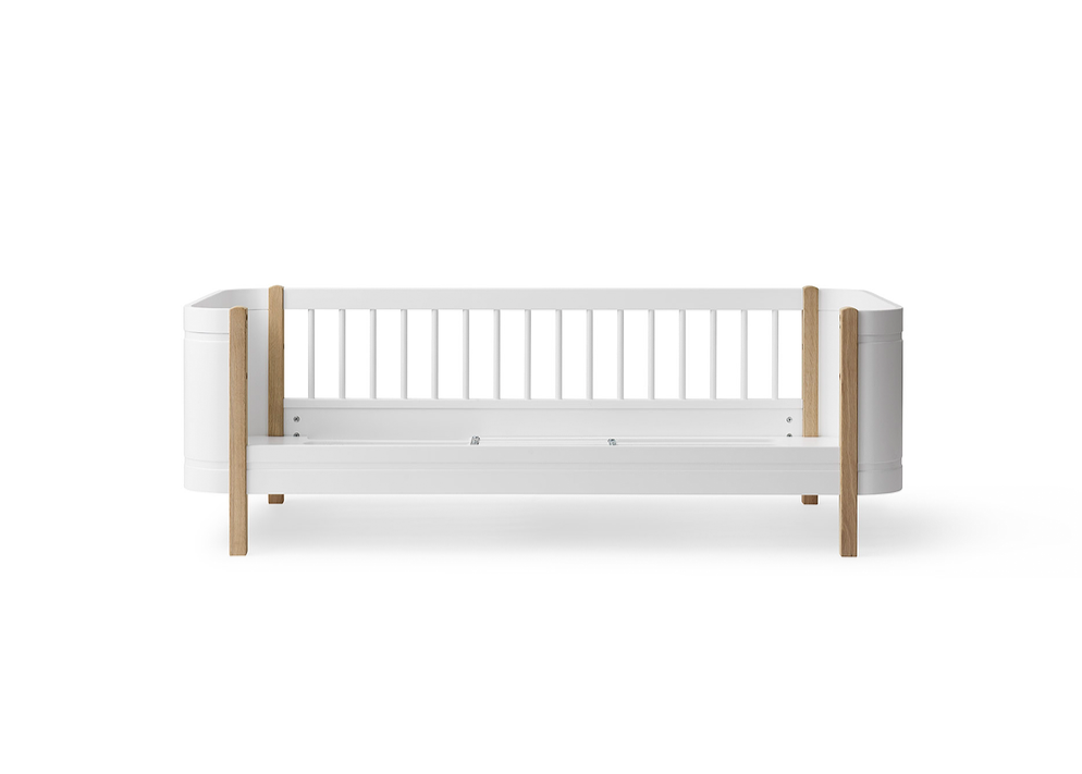 Cama de Grades Wood Mini+, Branco e Madeira (Inclui Kit 0-9 anos) - Maria do Mar