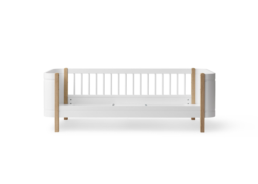 Cama de Grades Wood Mini+, Branco e Madeira (Inclui Kit 0-9 anos) - Maria do Mar 