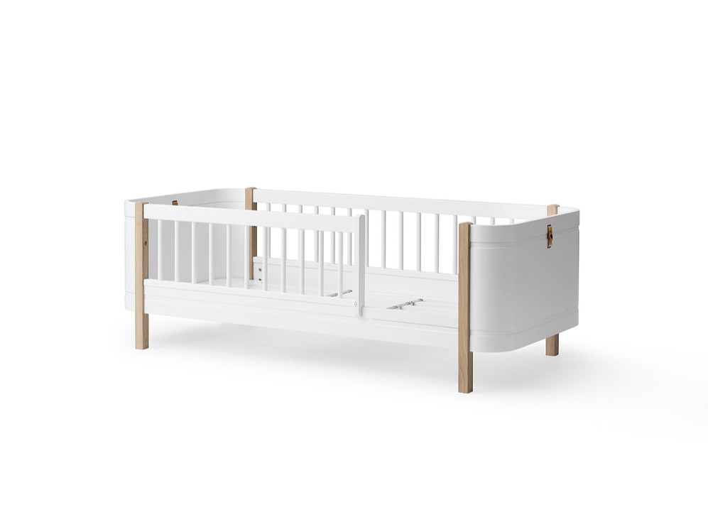 Cama de Grades Wood Mini+, Branco e Madeira (Inclui Kit 0-9 anos) - Maria do Mar