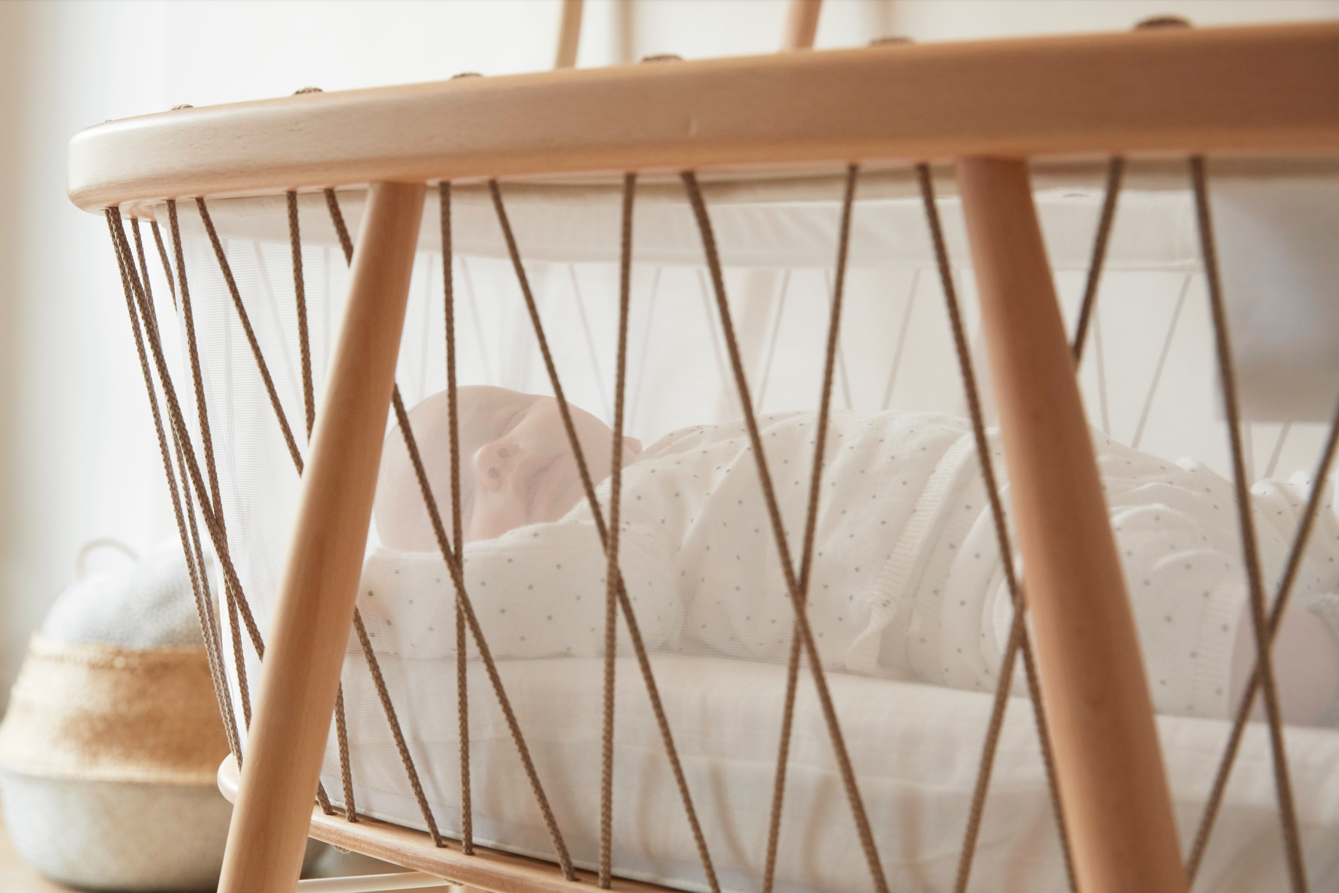 Kumi Hazelnut Crib