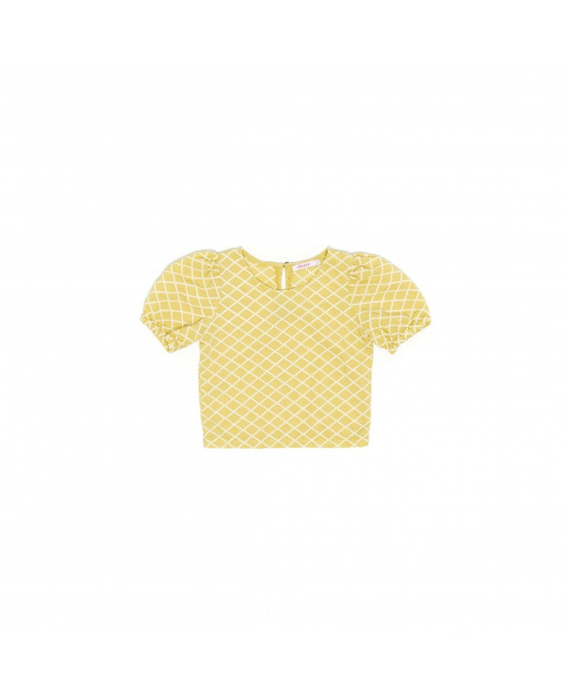 top amarelo com padrão geométrico a branco, curtas em balão