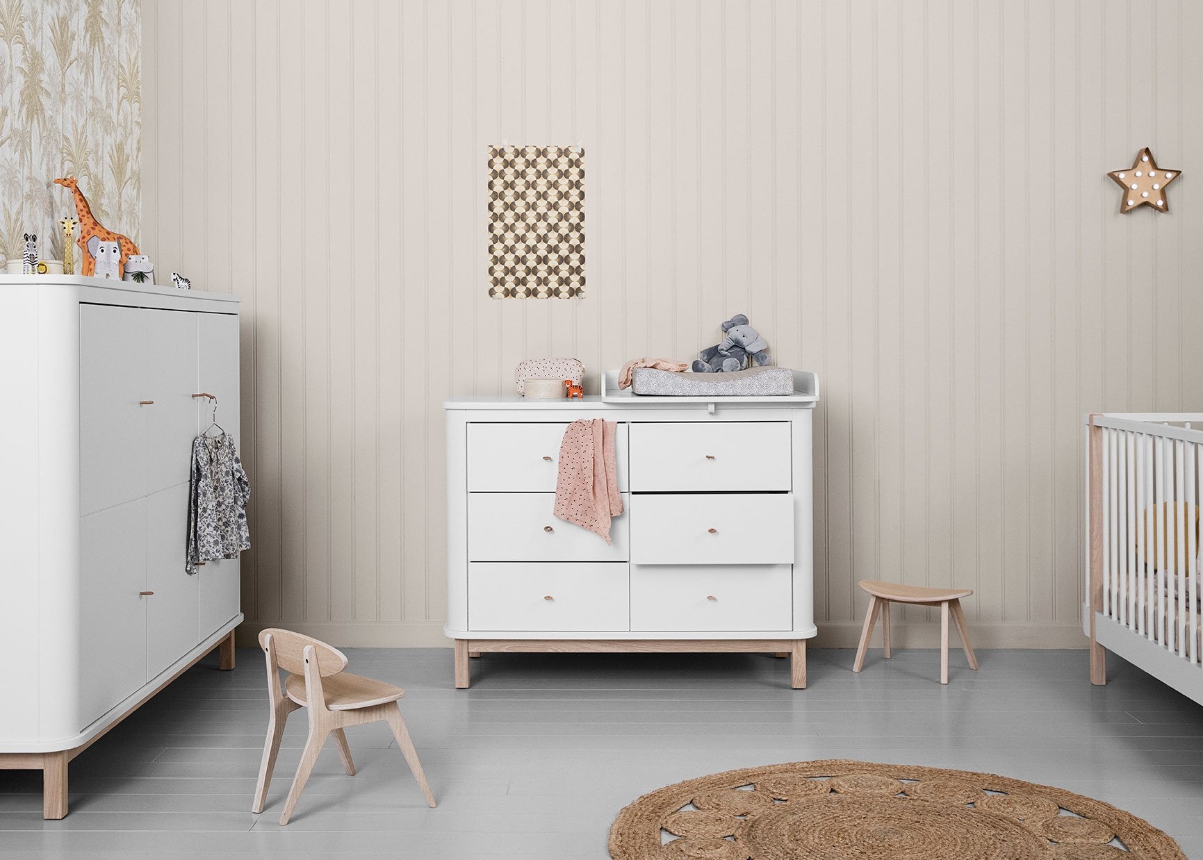 Cómoda Wood 6 Gavetas com Trocador Grande, Madeira e Branco