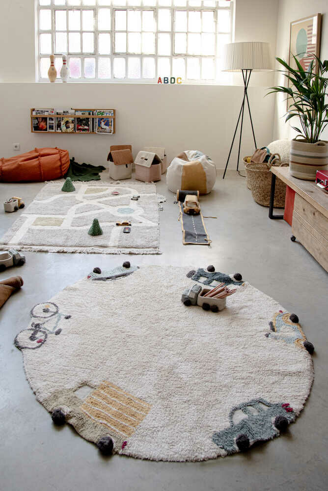 Round Carpet, Wheels