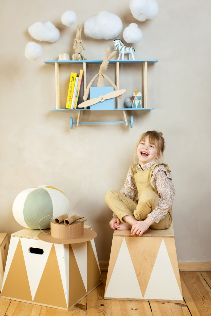 Airplane shelf, Blue