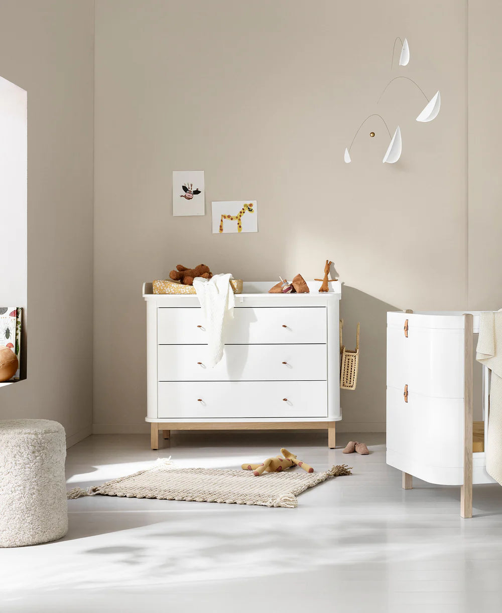 Cómoda Wood 3 Gavetas com Trocador Grande, Madeira e Branco