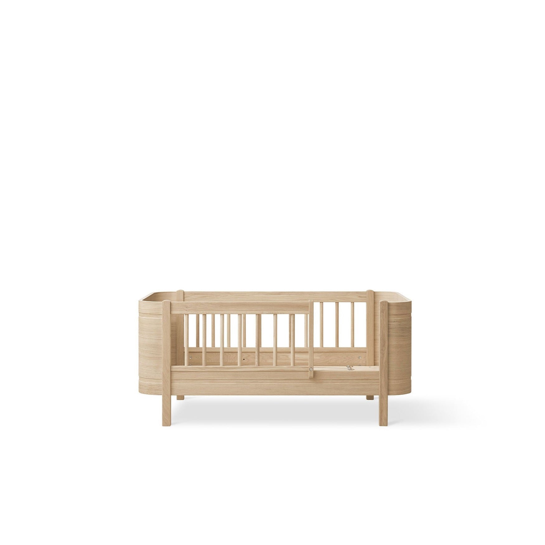 Wood Mini+ Railing Bed, Oak (Includes kit for 0-9 years)