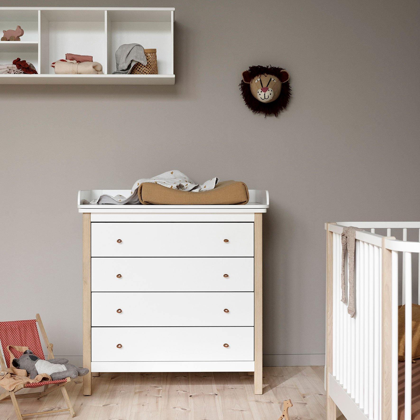 Wood 4 Drawer chest of drawers with changing table, Wood and White