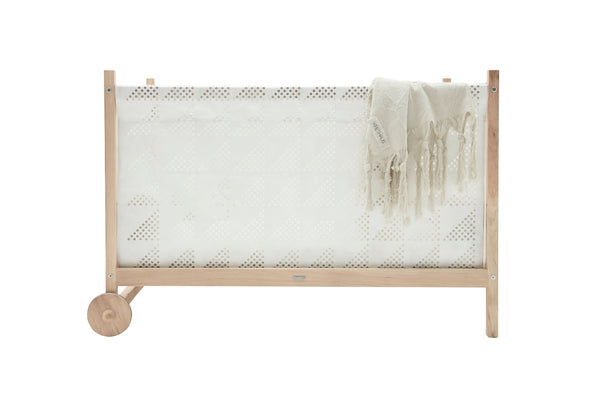 Orient railing bed